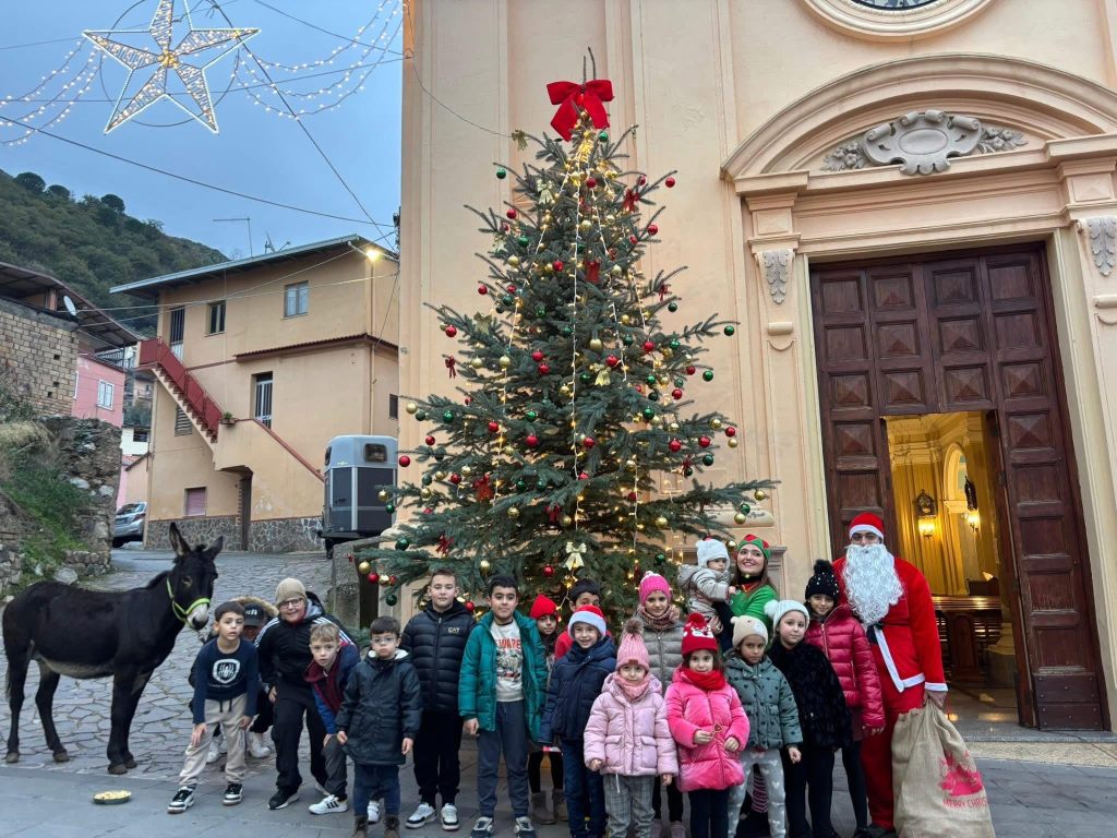 Reggio, ad Arasì un pomeriggio di gioia e tradizione con ‘Arriva Babbo Natale’