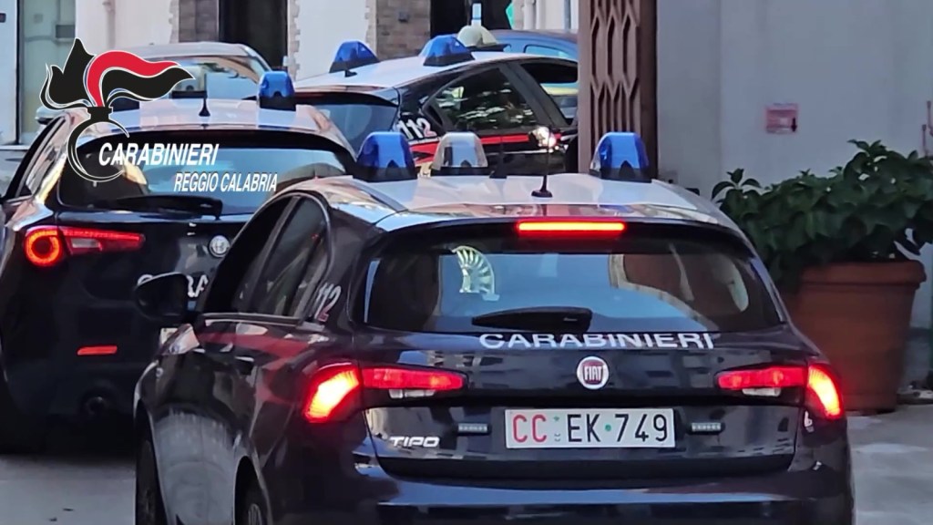 Reggio, si finge carabiniere e truffa un’anziana: un arresto