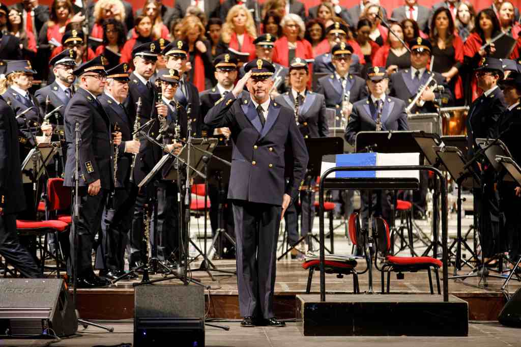 concerto polizia ()