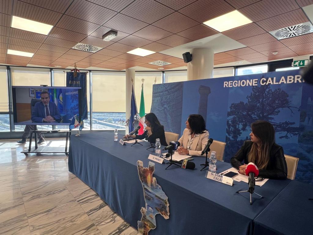 conf corrado alvaro