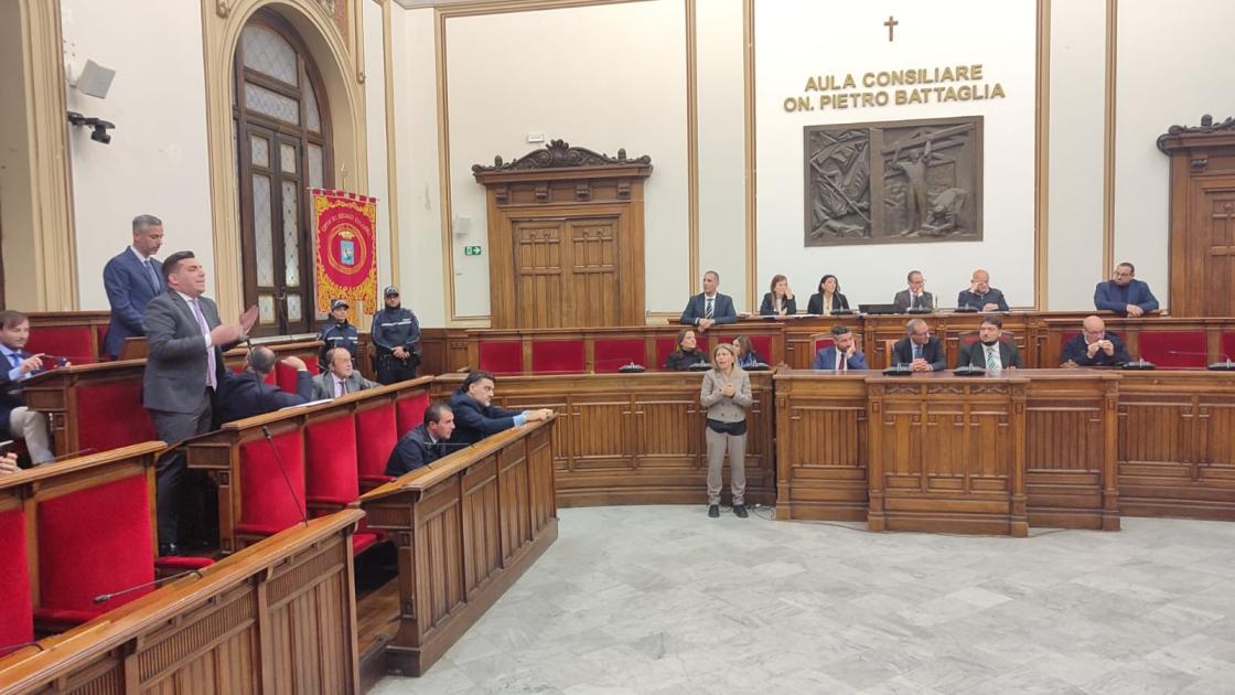 Consiglio Comunale, le Circoscrizioni infiammano lo scontro. Milia (FI): ‘State facendo una figuraccia’