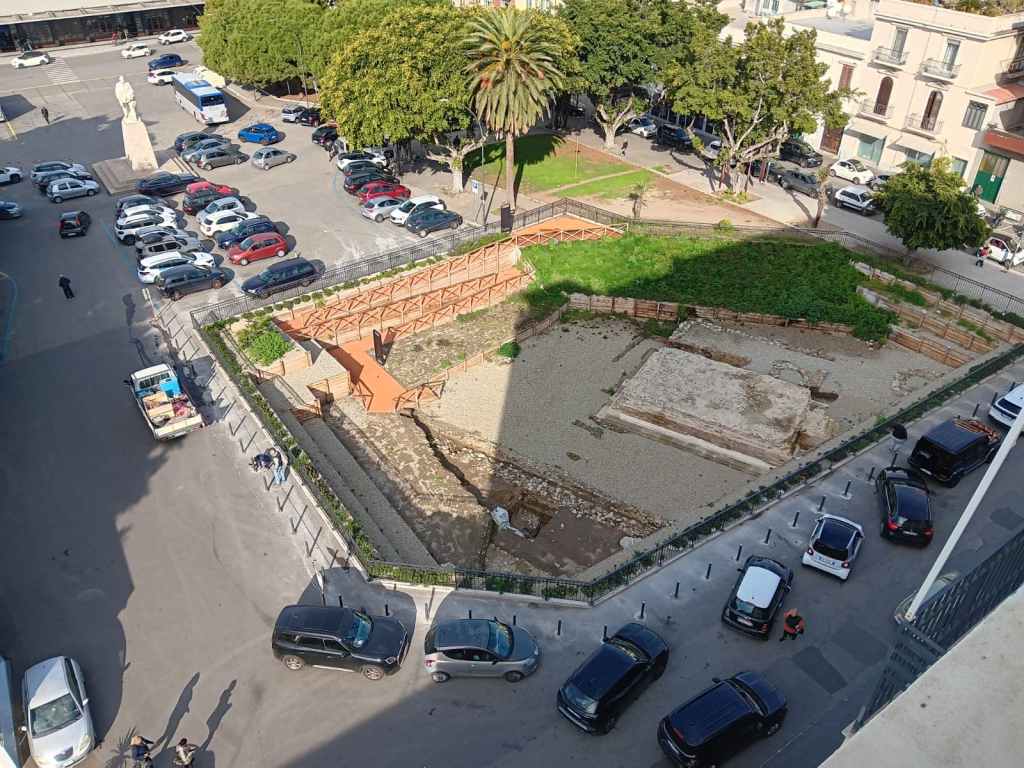 dissuasori piazza garibaldi reggio calabria ()