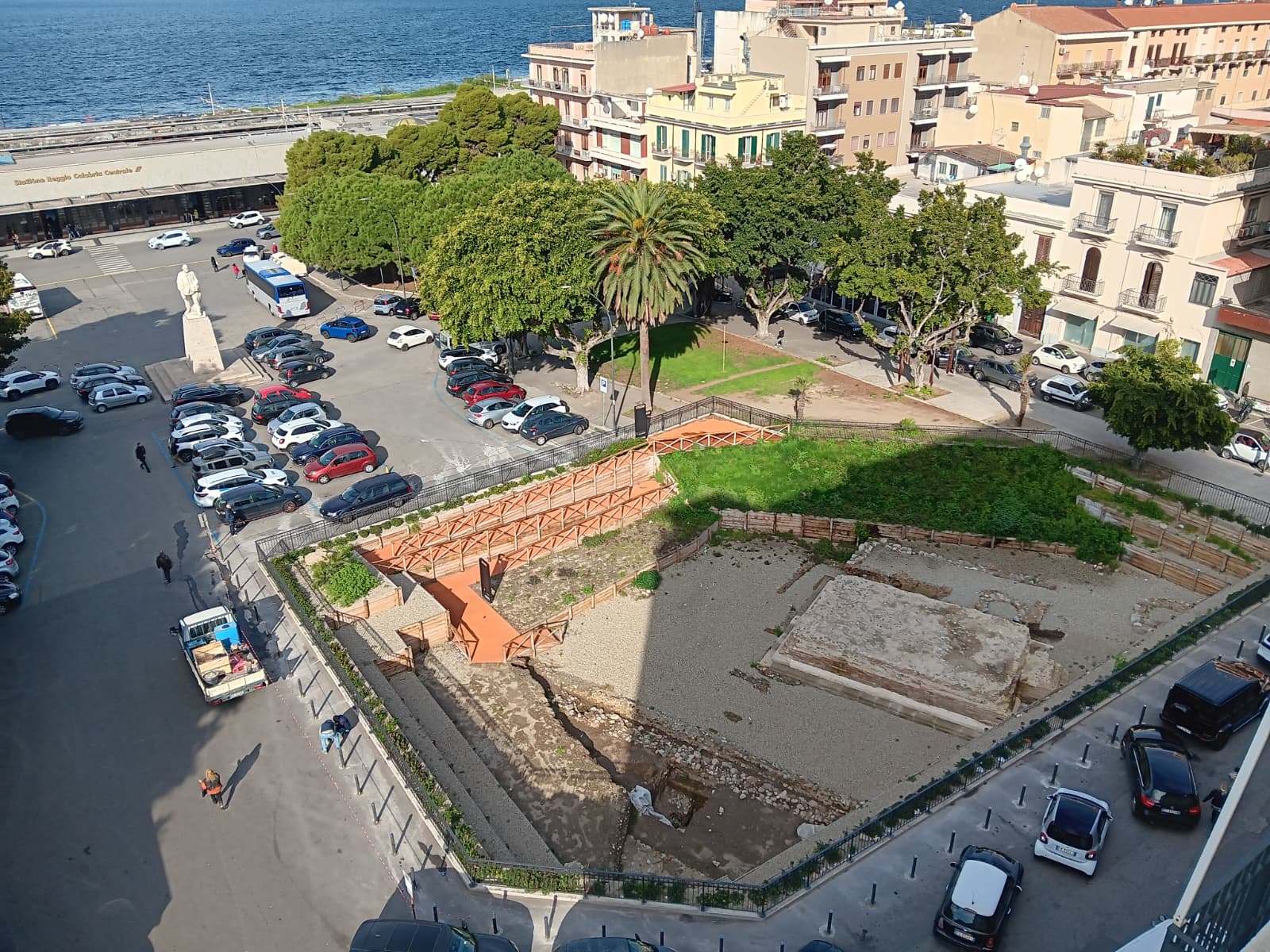 dissuasori piazza garibaldi reggio calabria ()
