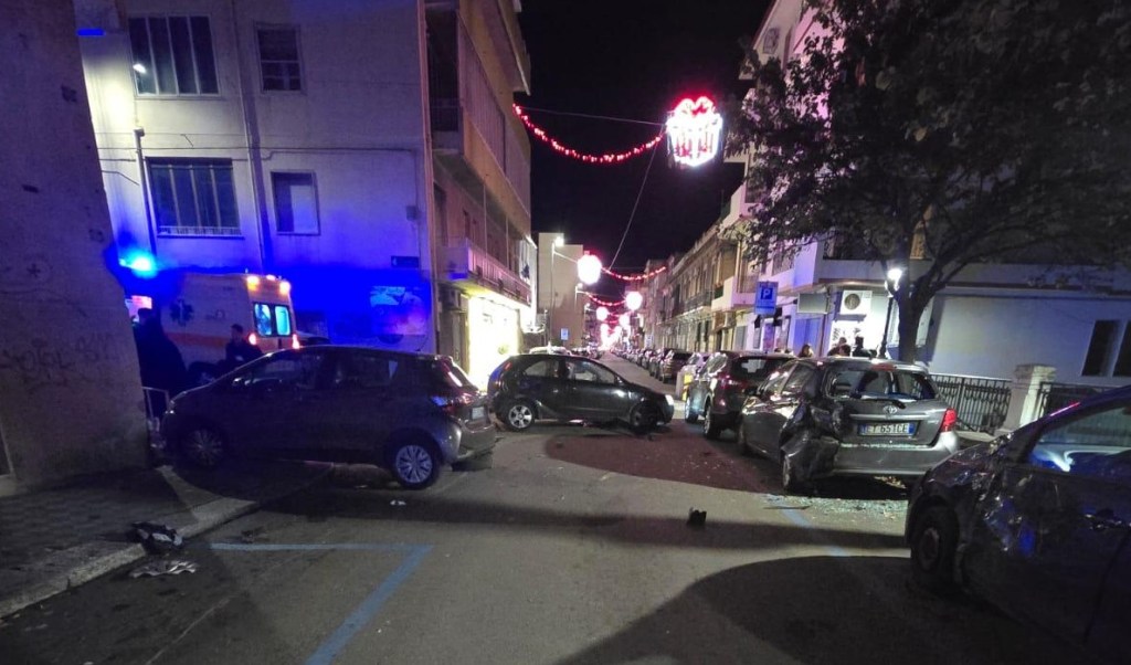 Reggio, incidente stradale rocambolesco: coinvolte 8 autovetture