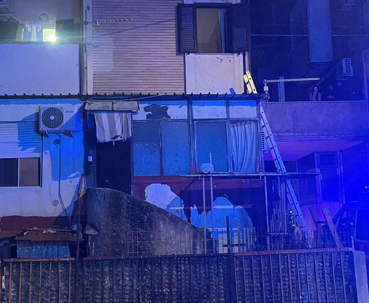 incendio palazzina archi