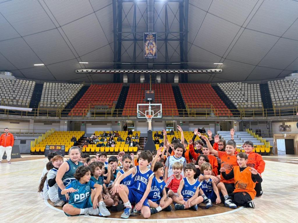 In un PalaCalafiore colorato la Festa del Minibasket neroarancio