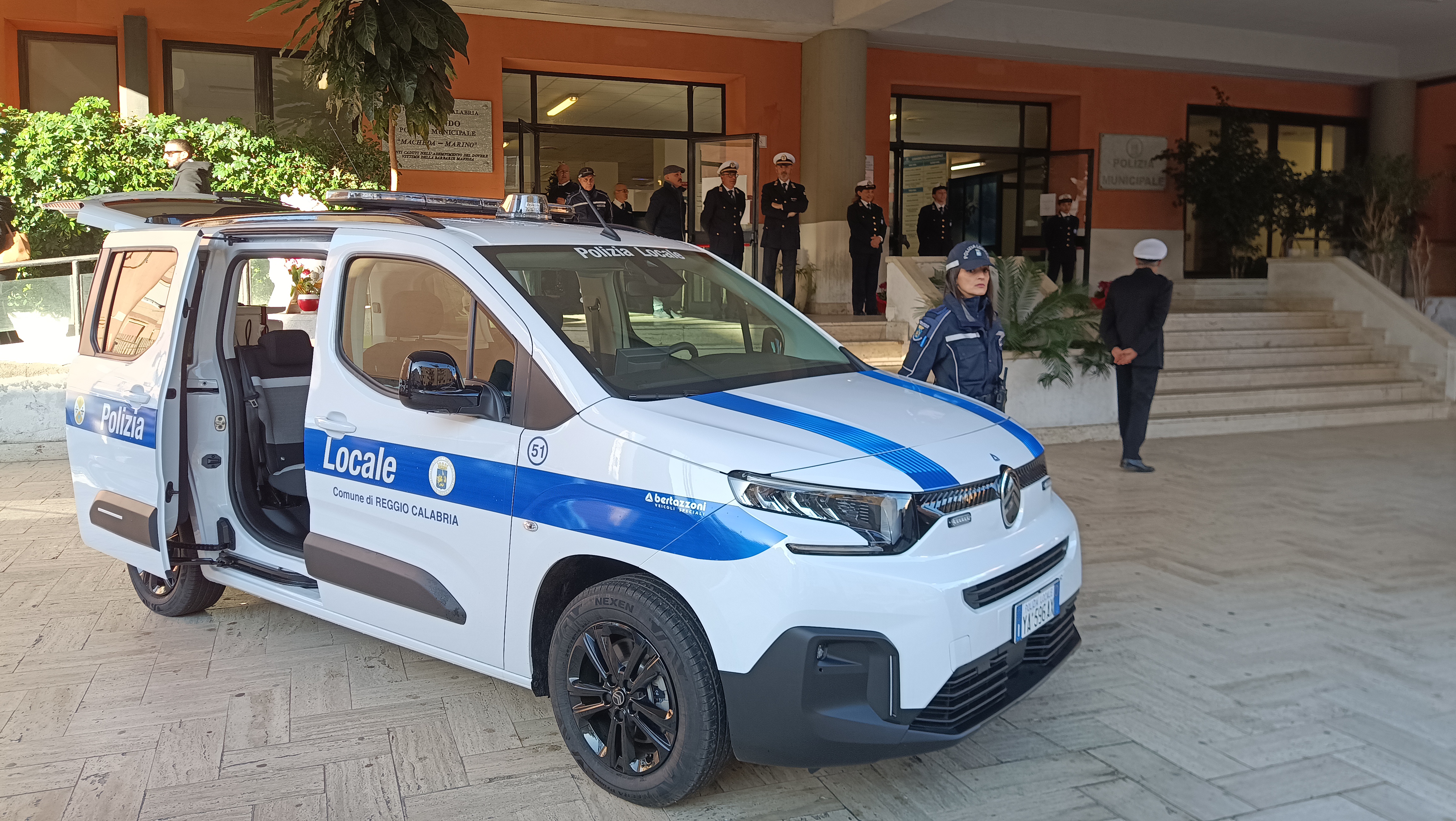 nuove stazioni mobili Polizia municipale dicembre ()