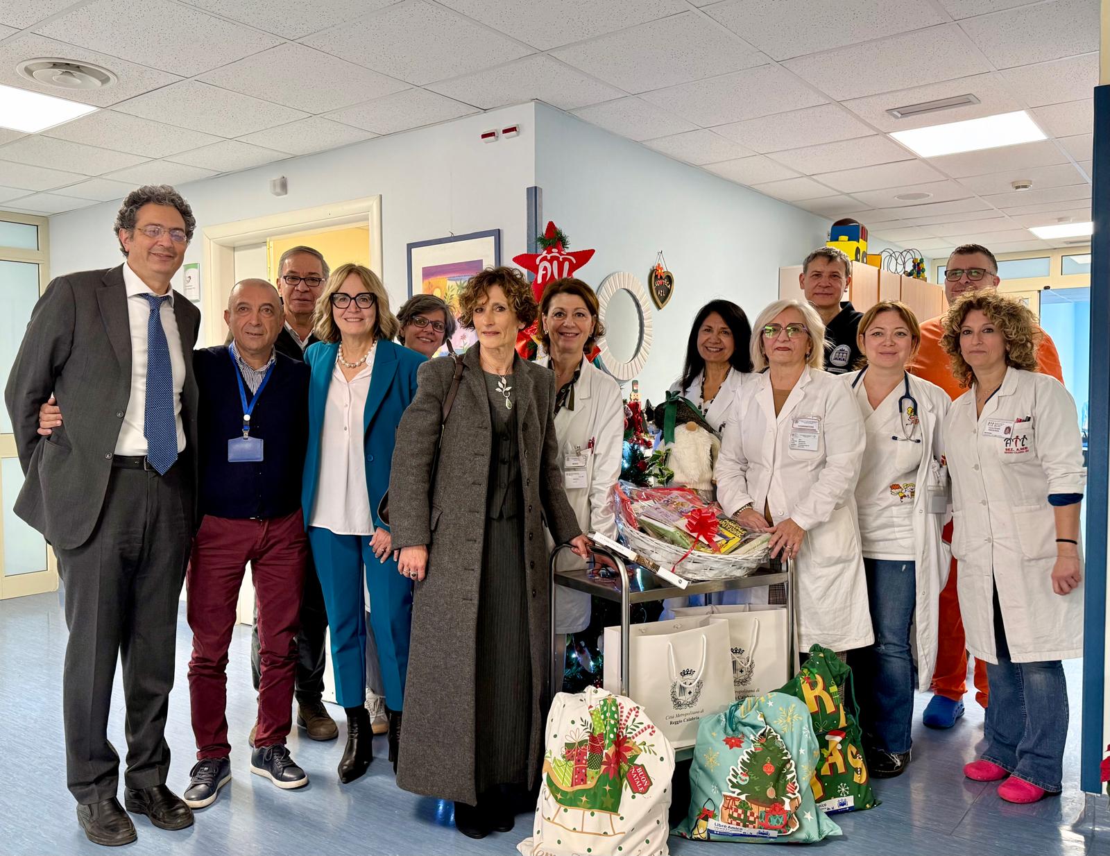 prefettura gom libro sotto albero