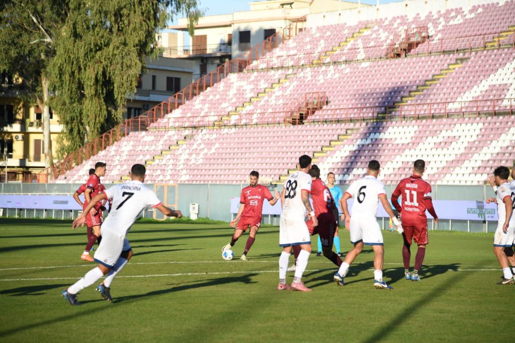 Serie D: ennesimo cambio in vetta. La Reggina vince ancora. Risultati e classifica