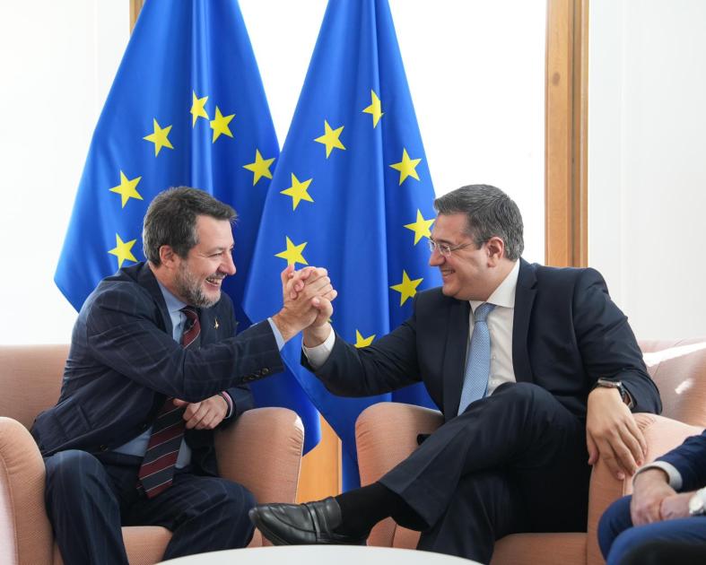 Ponte sullo Stretto, dialogo tra il Commissario Ue e Salvini: ‘Bruxelles vuole l’opera’