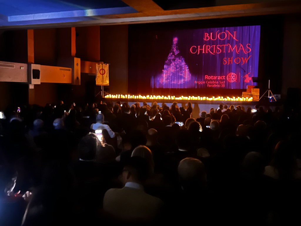 ‘The Christmas Show’, il Rotaract accende la solidarietà: un sostegno concreto alla ‘Casa di Benedetta’ – VIDEO
