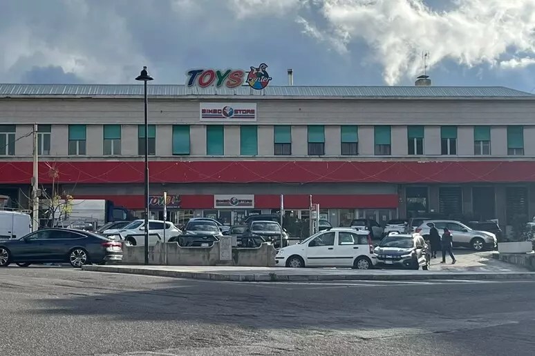 Reggio, rapina al Toys Center: arrestati i due autori