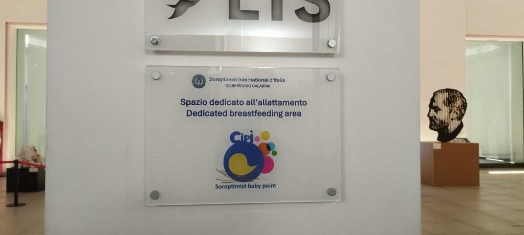 Inaugurazione punto allattamento ()