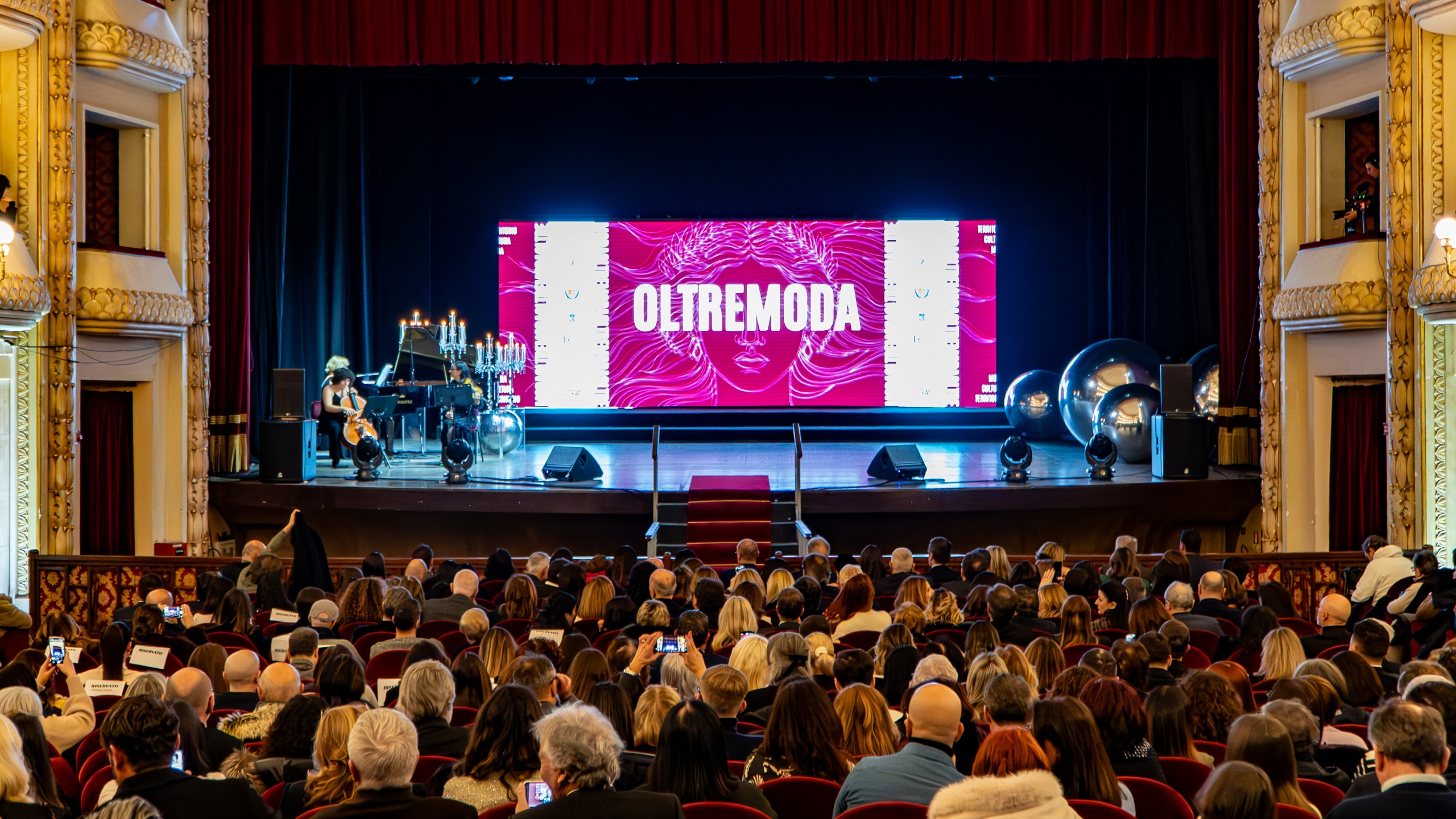 OltreModa teatro Cilea