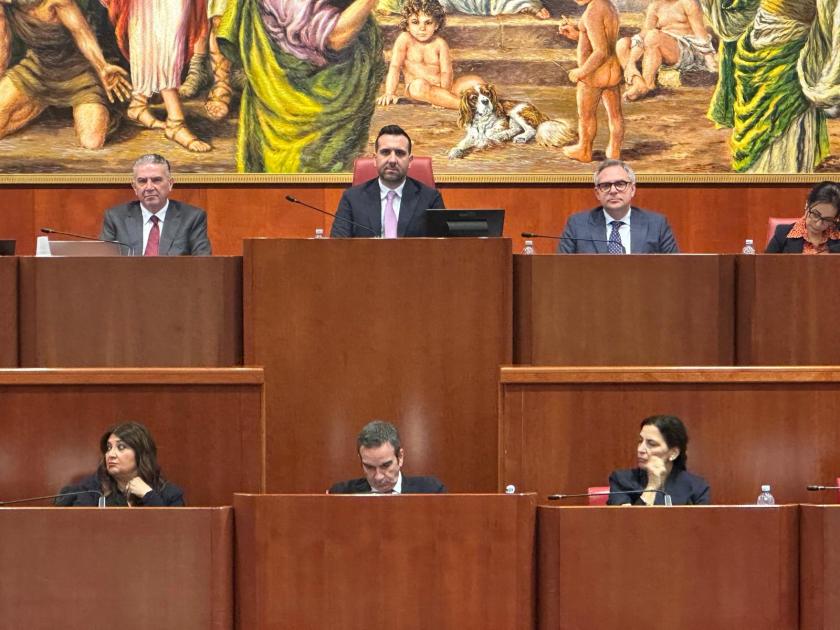 Consiglio regionale rovente, passa la legge sui Sottosegretari