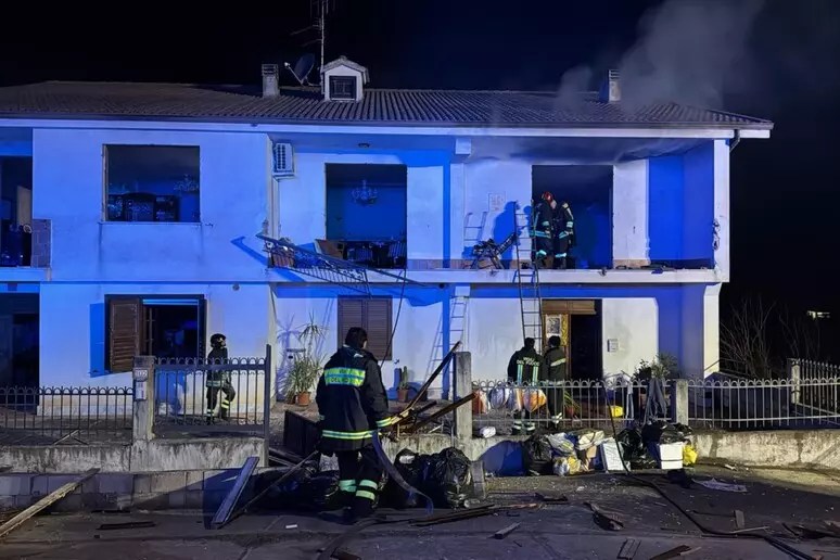 crollo palazzina bisignano