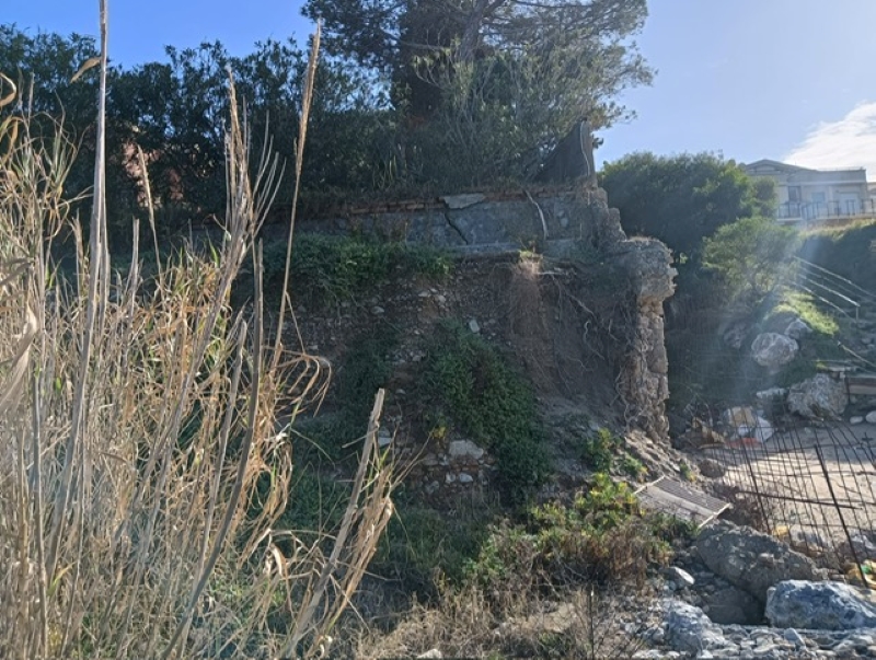 erosione costiera spiaggia cannitello ()