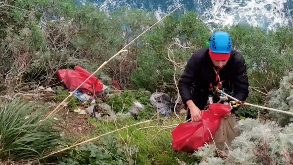 pulizia volontari Scilla ()