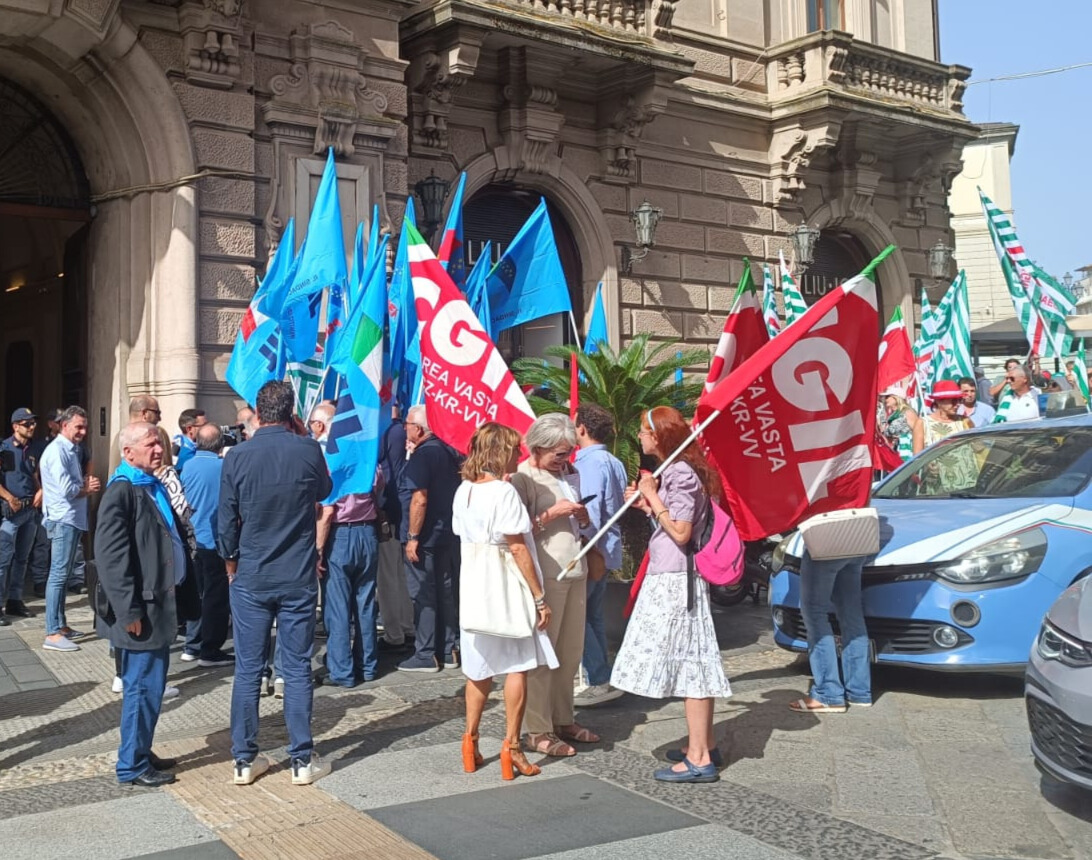 sindacati cgil uil tis