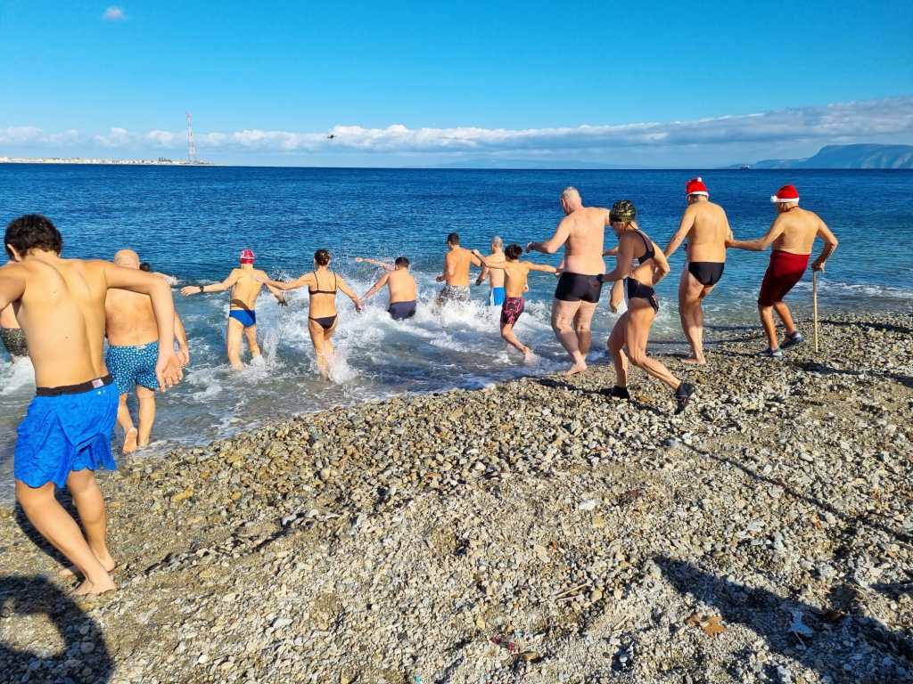 villa san giovanni tuffo capodanno ()