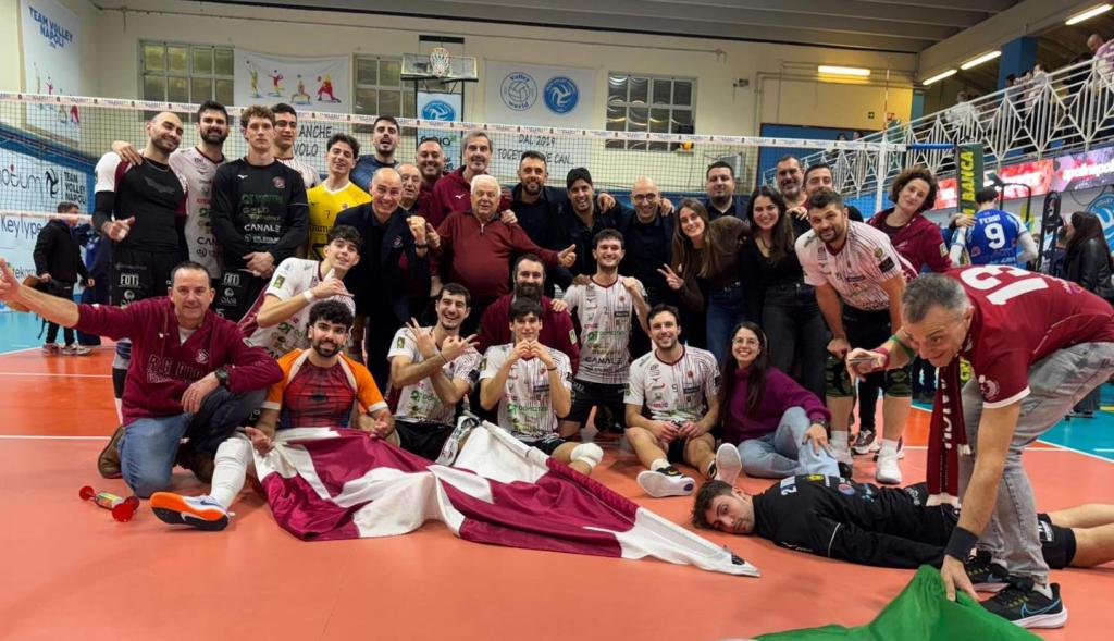 Volley: la Domotek vince sempre. I reggini si impongono nell’anticipo