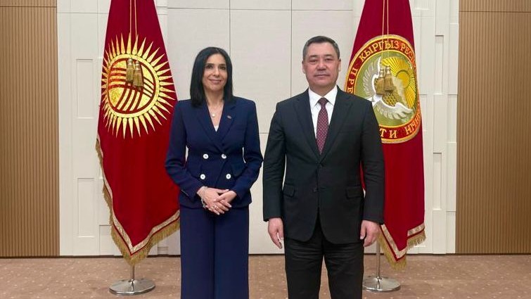 Foto On Princi e Pres Japarov