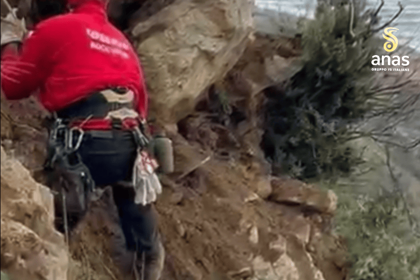 Ciclone Harry, avviati a Bagnara Calabria i primi interventi urgenti sulla SS 18 – VIDEO