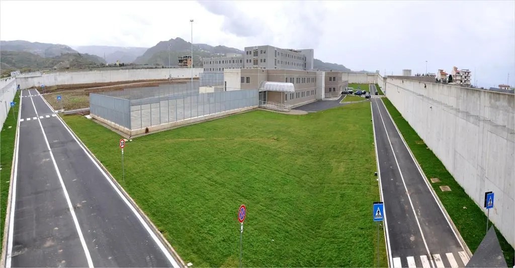 Carcere di Arghillà, la denuncia: ‘Gravissima emergenza sicurezza e carenza di personale’