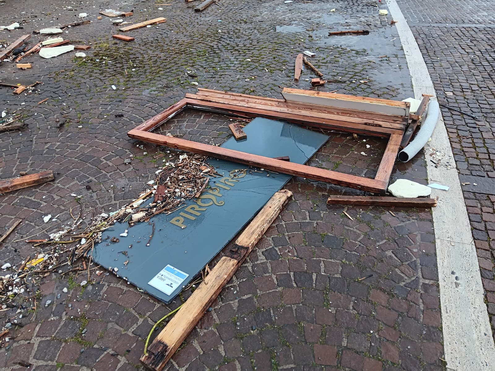 danni maltempo lungomare ()