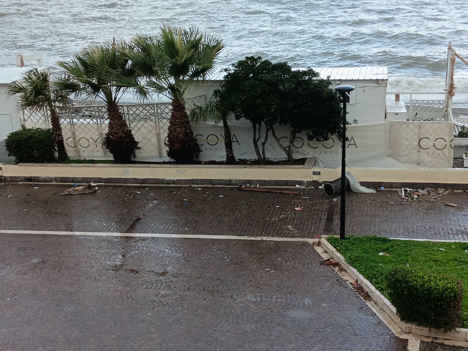 danni maltempo lungomare ()