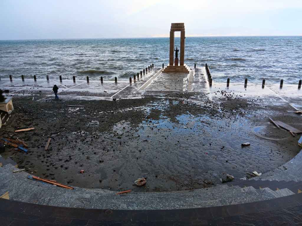 danni maltempo lungomare ()