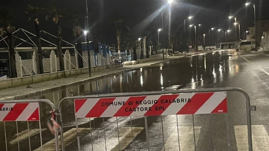 lungomare catona chiuso