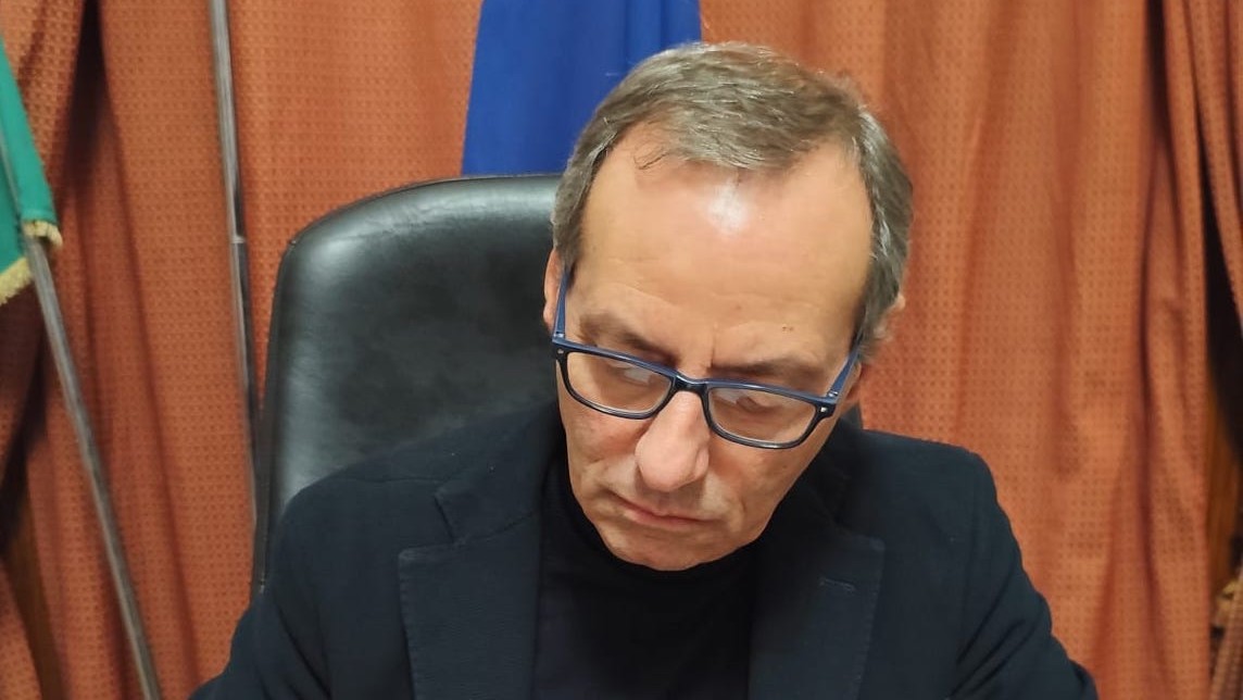 sindaco battaglia firma ordinanza