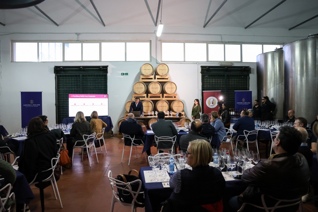 CMB tour Caparra&Siciliani