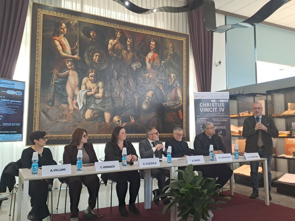 Christus Vincit IV ()