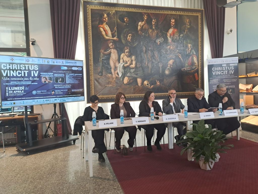 Christus Vincit IV ()