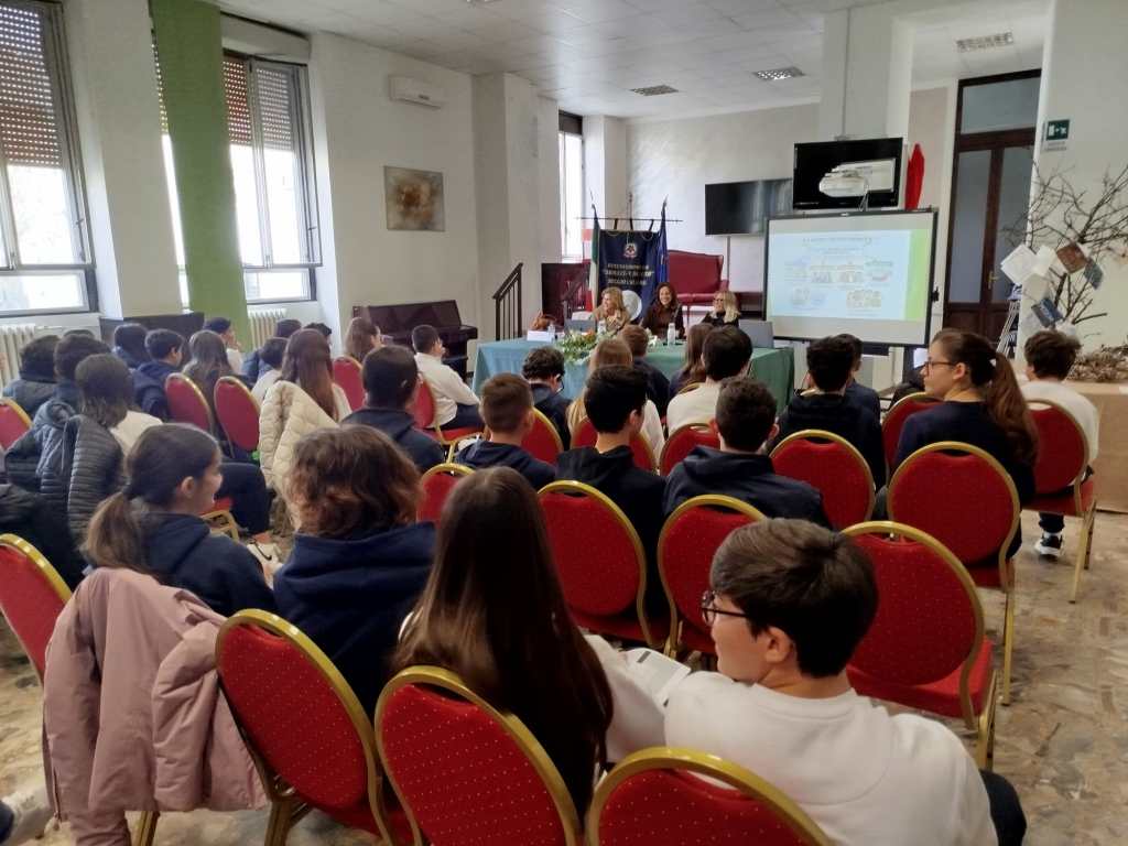 Costituzione in classe Carducci Da Feltre ()