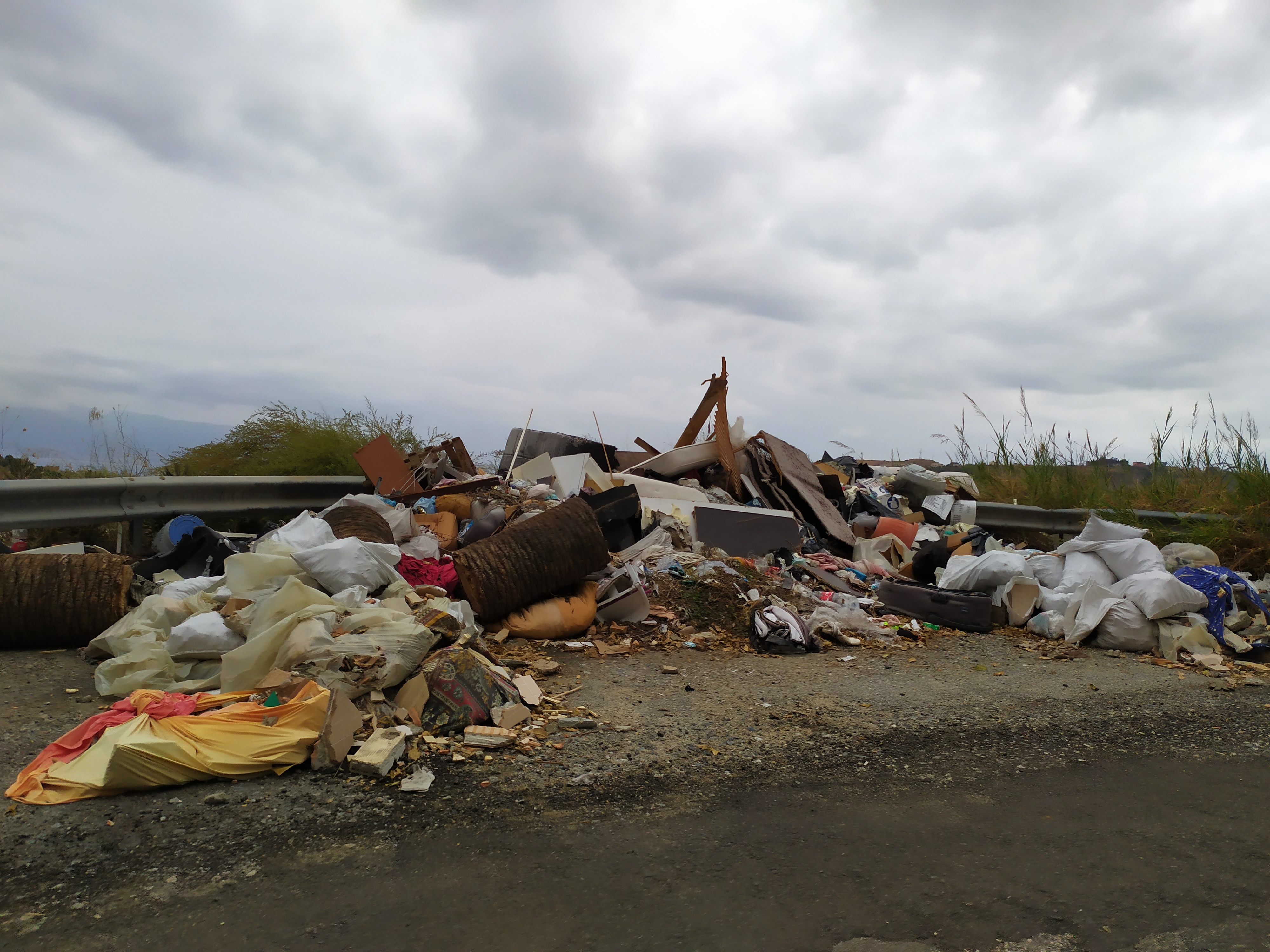 Discarica tra sala e Riparo