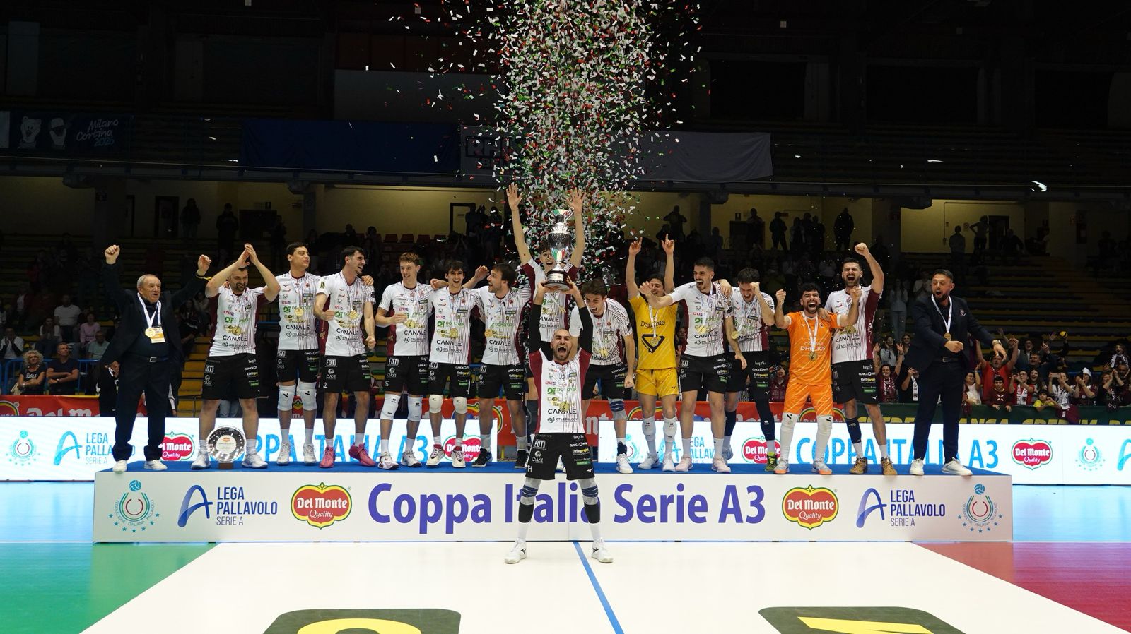Domotek festeggia Coppa Italia