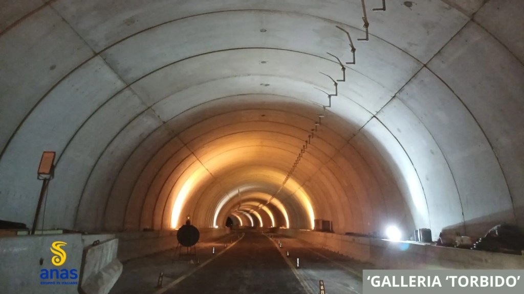 Lavori della Galleria ‘Torbido’, chiusure al traffico nel territorio metropolitano di Reggio