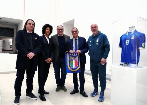 Nazionale italiana di calcio femminile in visita al Museo Nazionale ()