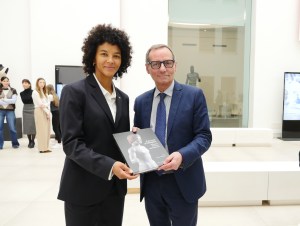 Nazionale italiana di calcio femminile in visita al Museo Nazionale ()