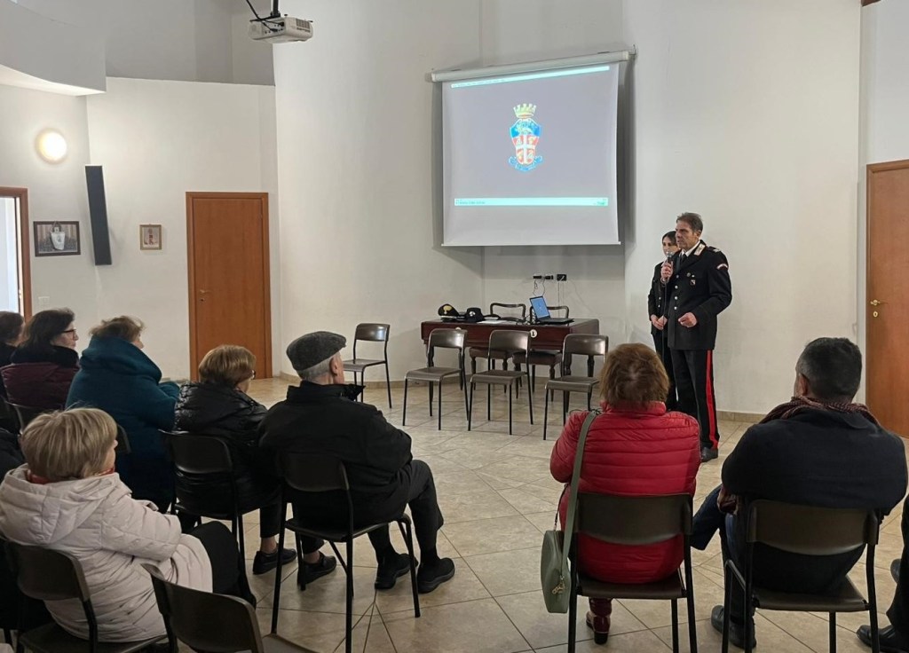 Truffe agli anziani: a Campo Calabro l’incontro dei Carabinieri per prevenire i raggiri