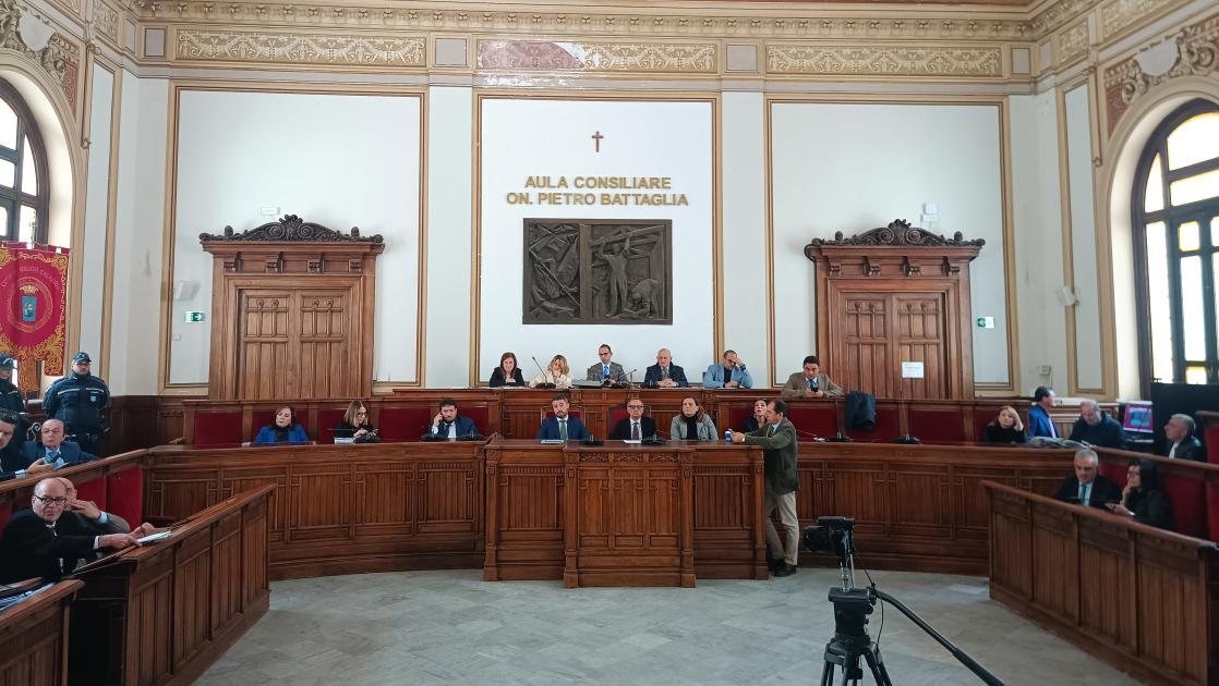 Reggio, fissata la data del nuovo Consiglio comunale: 6 punti in agenda