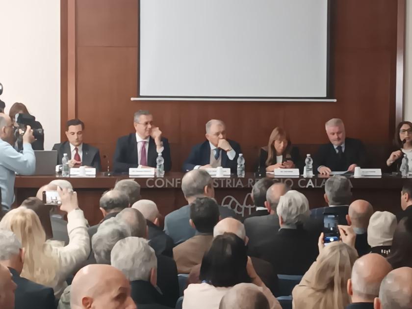 Reggio, Scopelliti lancia il piano da 50 milioni: ‘Mille posti di lavoro in tre anni’