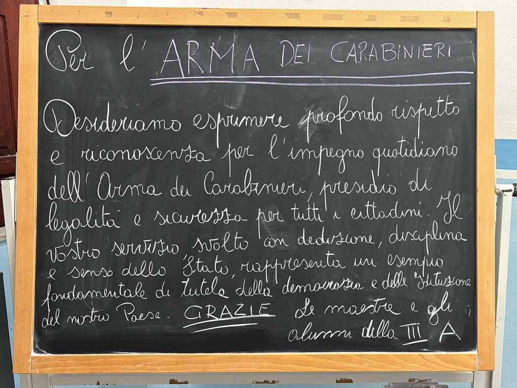 messaggio studenti lavagna cinquefrondi cc