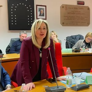 Minacce di morte ai figli, Scarcella: ‘Mi incatenerò al Comune e inizierò lo sciopero della fame’