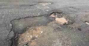 via nazionale archi degrado buche