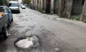 via nazionale archi degrado buche