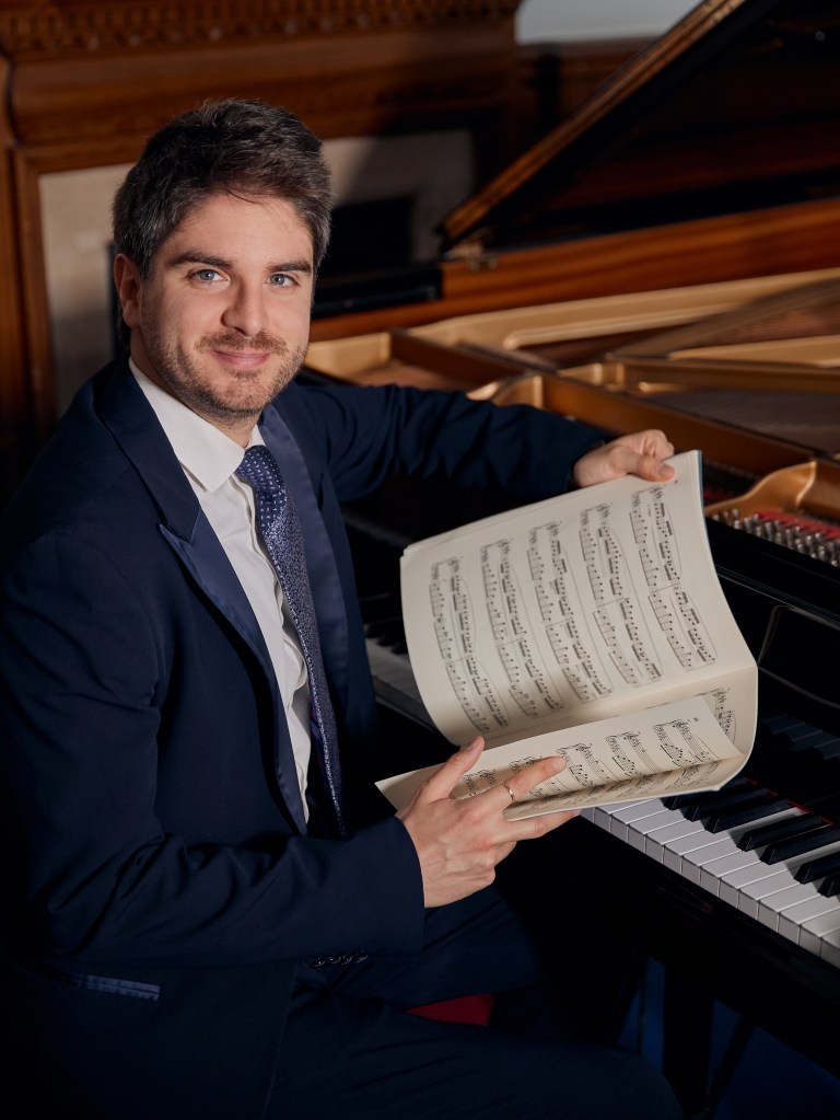 Antonio Morabito Pianist studio